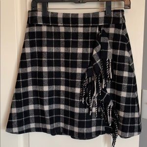 Soft plaid skirt with fringe